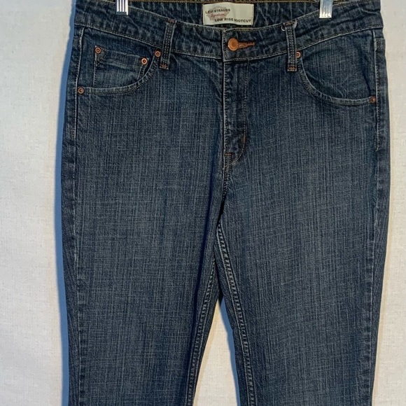 Levi Strauss Signature | Size 10 | Low Rise Boot Cut | Misses Short 29” Jeans - Picture 2 of 10